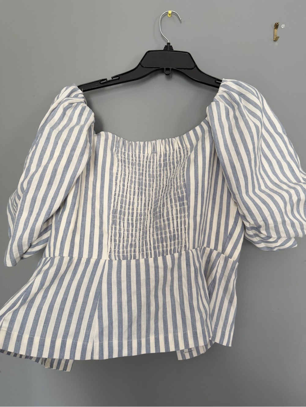 Vince Camuto Blue & White Striped Puff-Sleeve Button linen Top - Picture 6 of 6